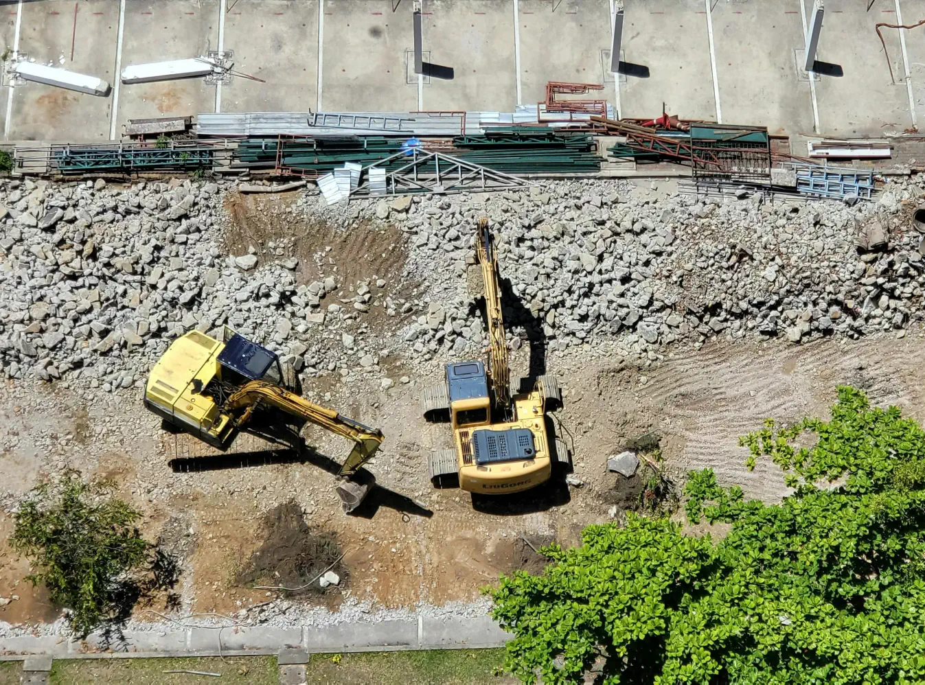 demolări și debarasări materiale de construcții